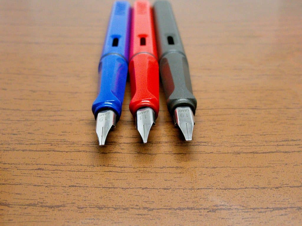 Lamy-Safari-Stub-Fountain-Pens